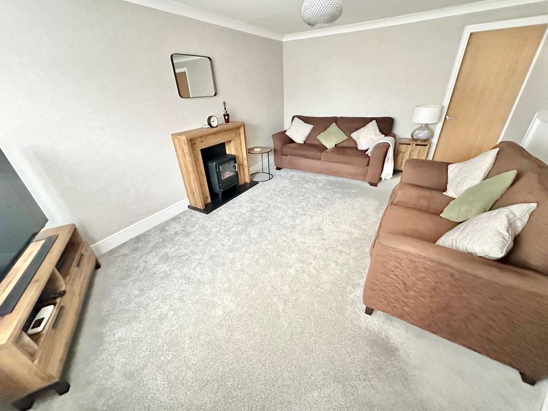 Everest Close Great Sutton